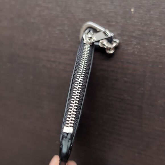 COPY - Black Heart shaped coin pouch with a clip keychain - Picture 4 of 5